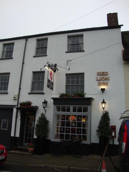 Red Lion Inn. (Pub, External). Published on 06-12-2015
