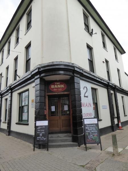 Bank. (Pub, External, Key). Published on 20-10-2014