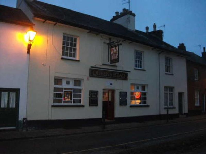 Queens Head. (Pub). Published on 28-01-2013