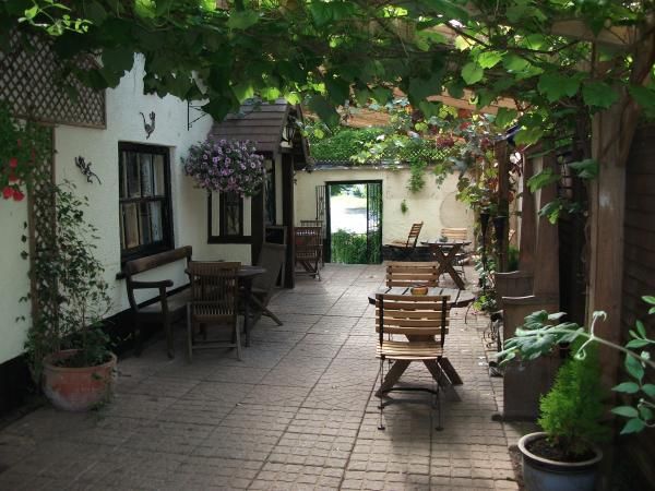 Butterleigh Inn. (Pub, Garden). Published on 29-07-2013