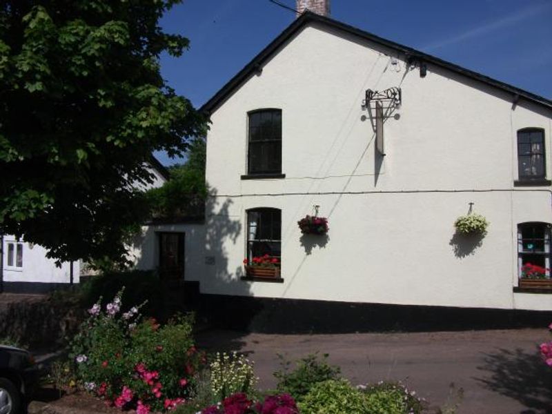 Butterleigh Inn. (Pub, External). Published on 29-07-2013