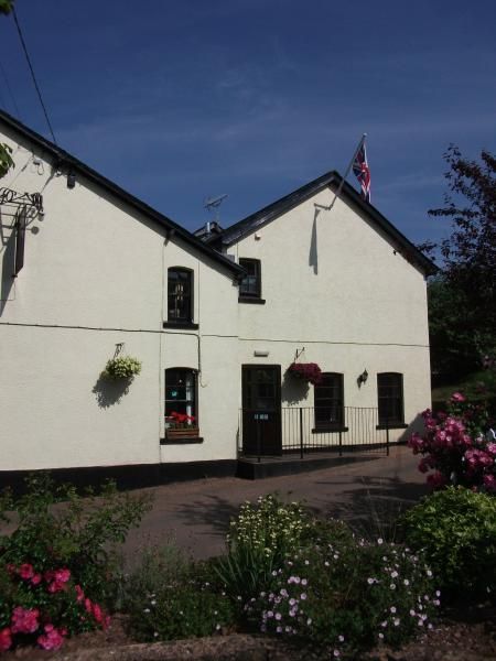 Butterleigh Inn. (Pub, External). Published on 29-07-2013