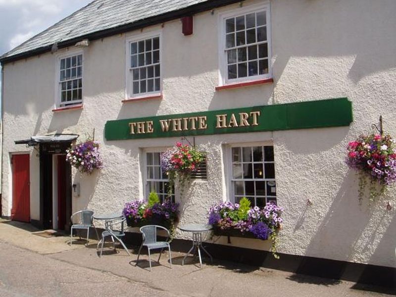 White Hart Inn. (Pub, External). Published on 24-05-2013 