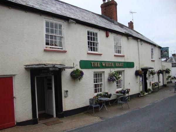 White Hart Inn. (Pub, External). Published on 23-07-2012