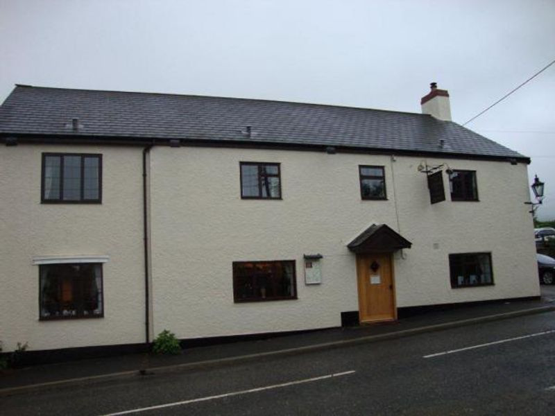 Honiton Inn. (Pub, External). Published on 04-07-2012