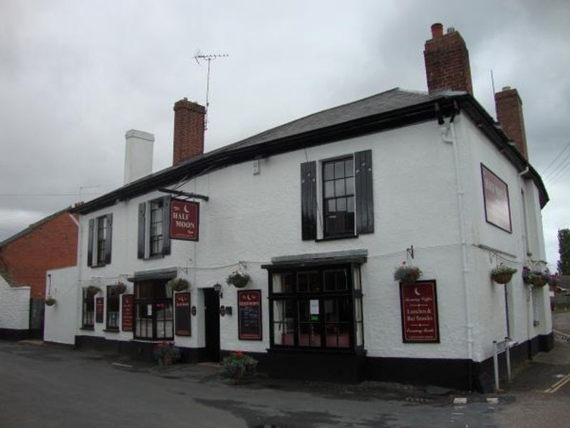 Half Moon Inn. (Pub, External). Published on 08-08-2012 