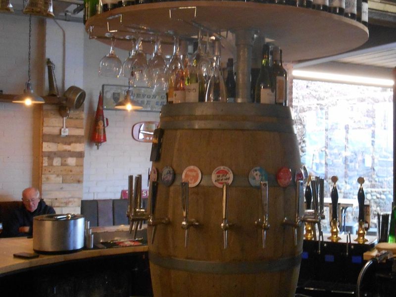 Central Bar. (Bar). Published on 10-11-2023 