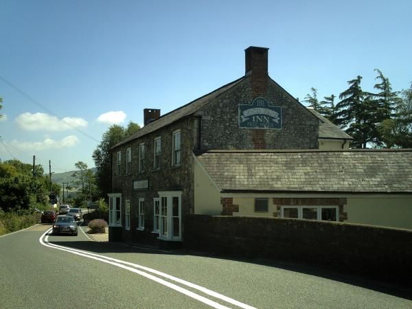 White Hart Inn. (Pub, External). Published on 10-07-2013