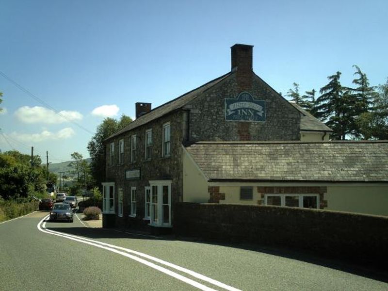 White Hart Inn. (Pub, External). Published on 10-07-2013