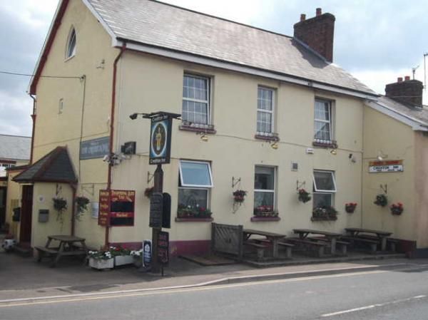 Crediton Inn. (Pub, External). Published on 23-07-2012