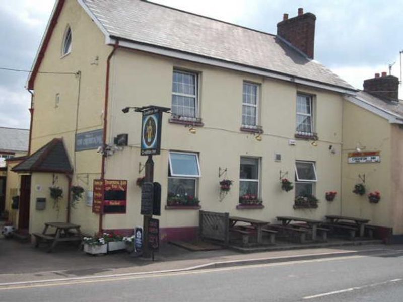 Crediton Inn. (Pub, External). Published on 23-07-2012