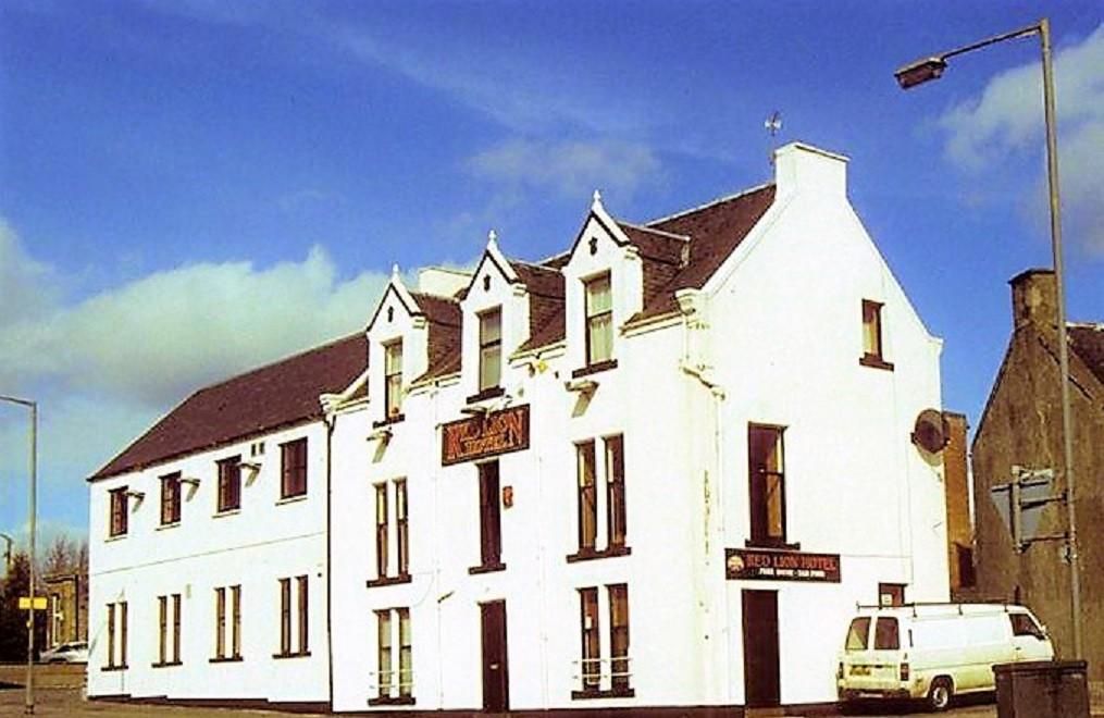 1993 Red Lion, Larbert. (External). Published on 19-01-2026