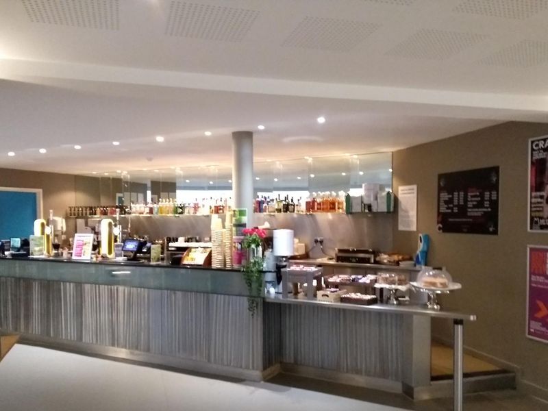 (Bar). Published on 17-10-2025 