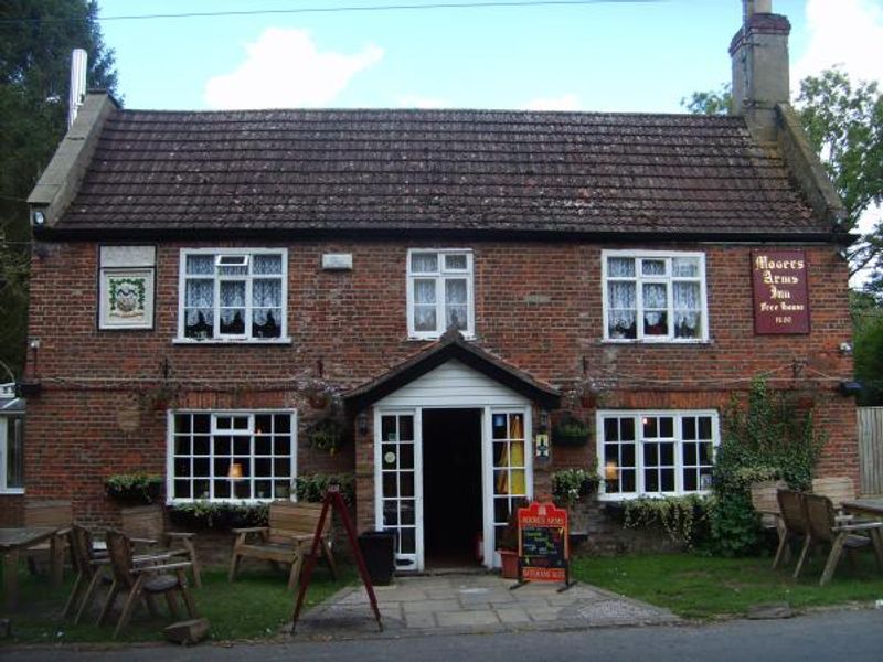 Moores Arms, Frampton. (Pub). Published on 28-11-2011