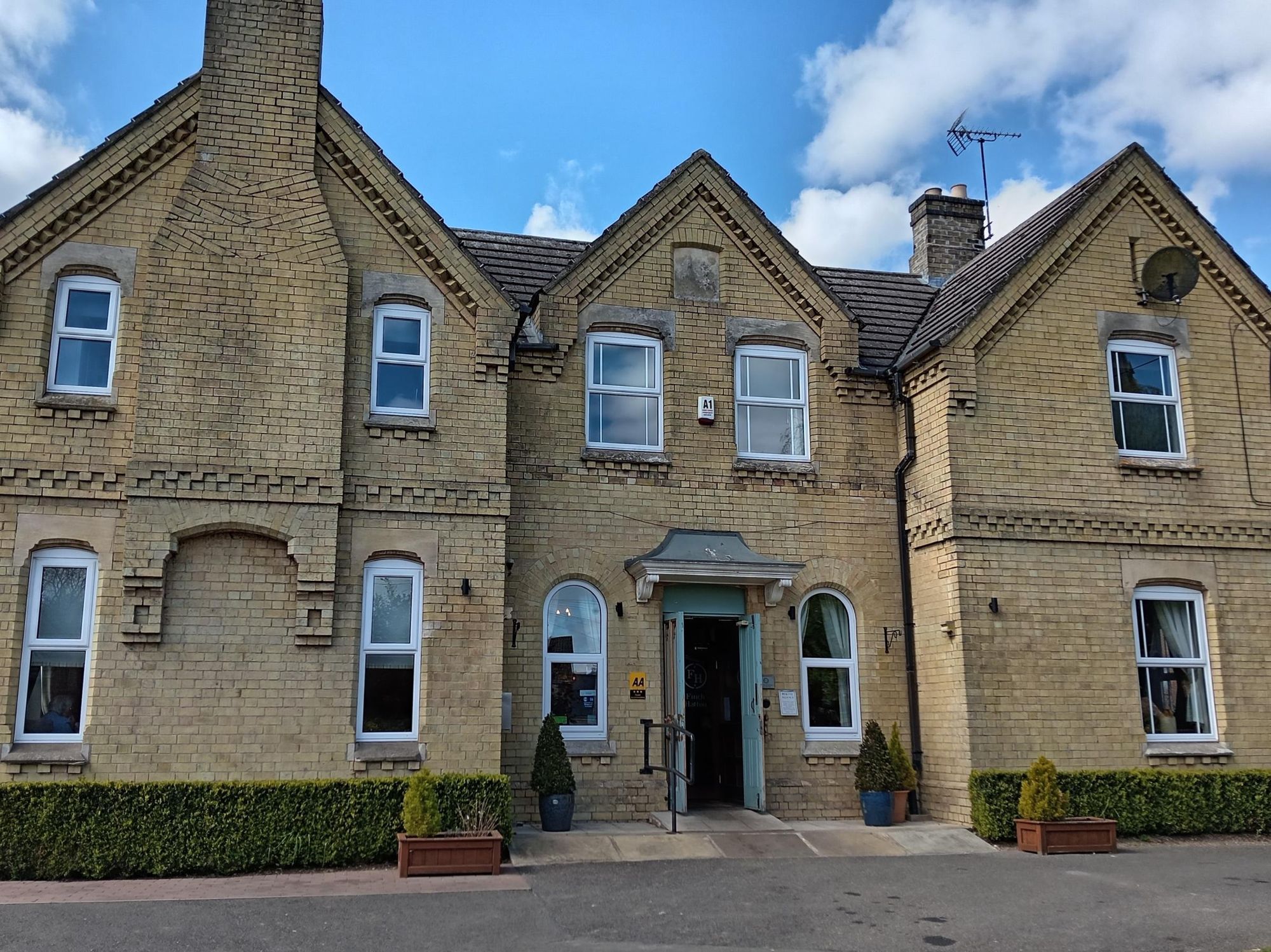 Finch Hatton Arms, Ewerby. (Pub, External). Published on 11-04-2025