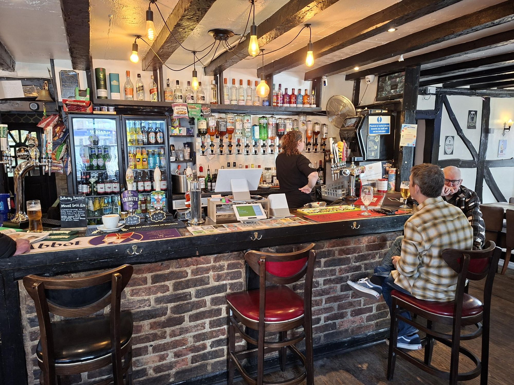 Crown Hotel Bar. (Bar). Published on 20-05-2026