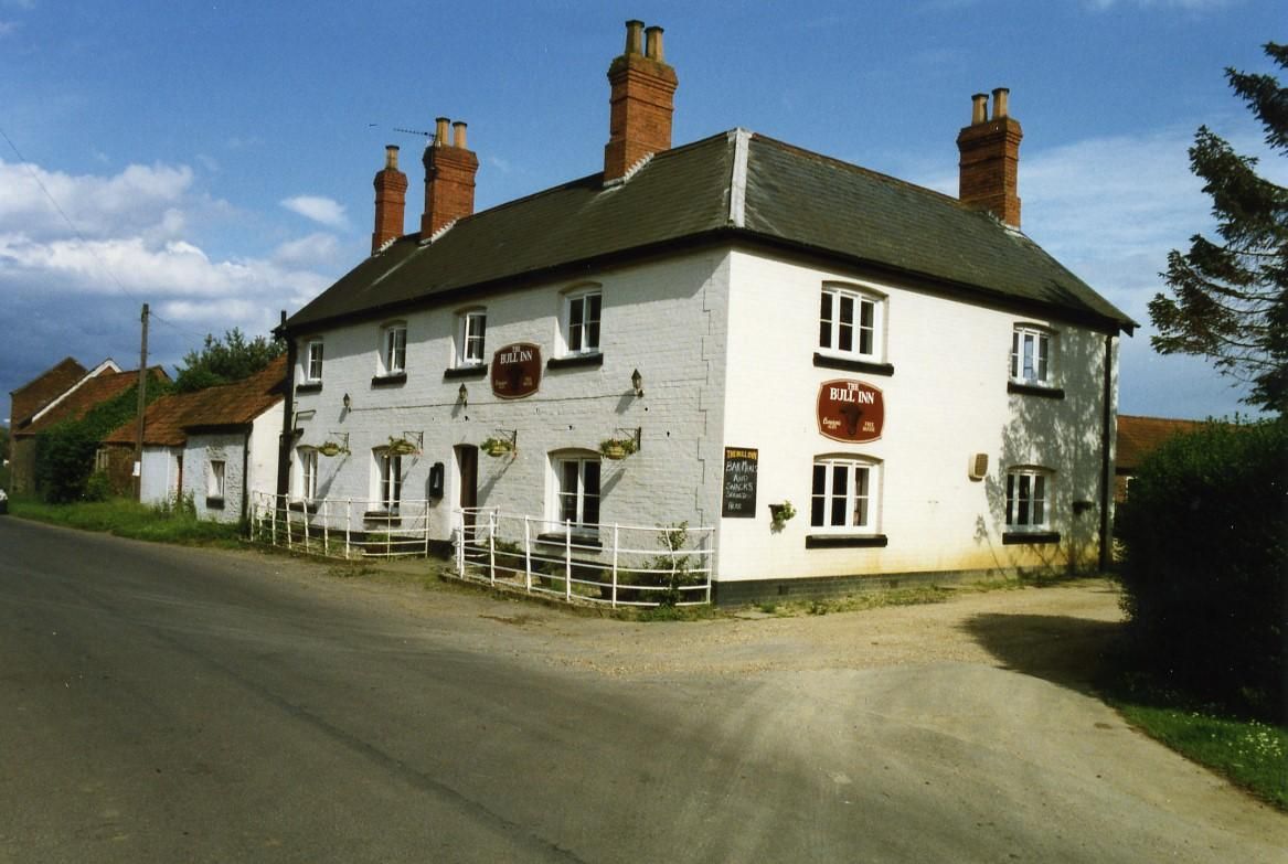 Bull Inn c1990. (Pub, External). Published on 10-05-2024