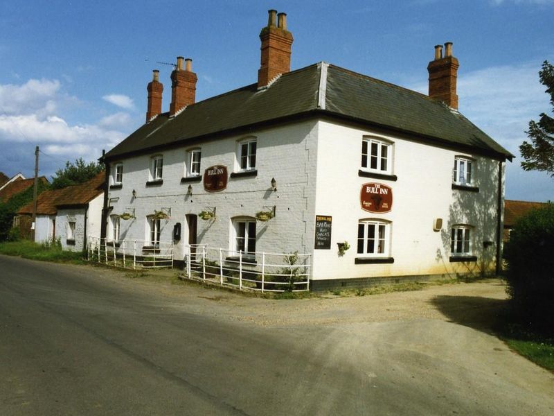 Bull Inn c1990. (Pub, External). Published on 10-05-2024 