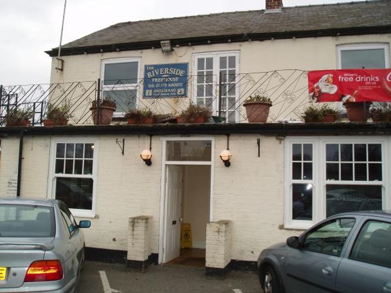 Riverside Surfleet. (Pub, External). Published on 10-01-2012