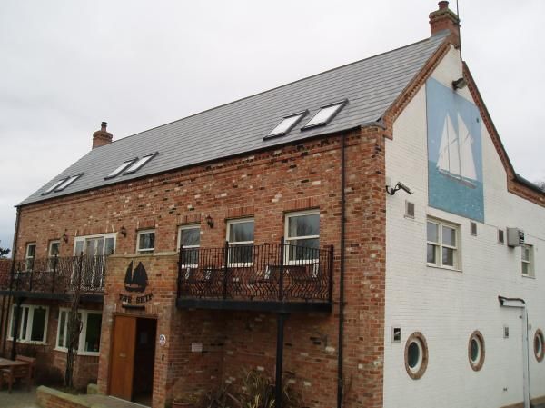 Ship, Surfleet. (Pub, External). Published on 10-01-2012