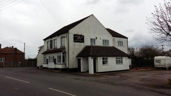 Royal Oak, Tattershall. (Pub, Key). Published on 06-04-2016
