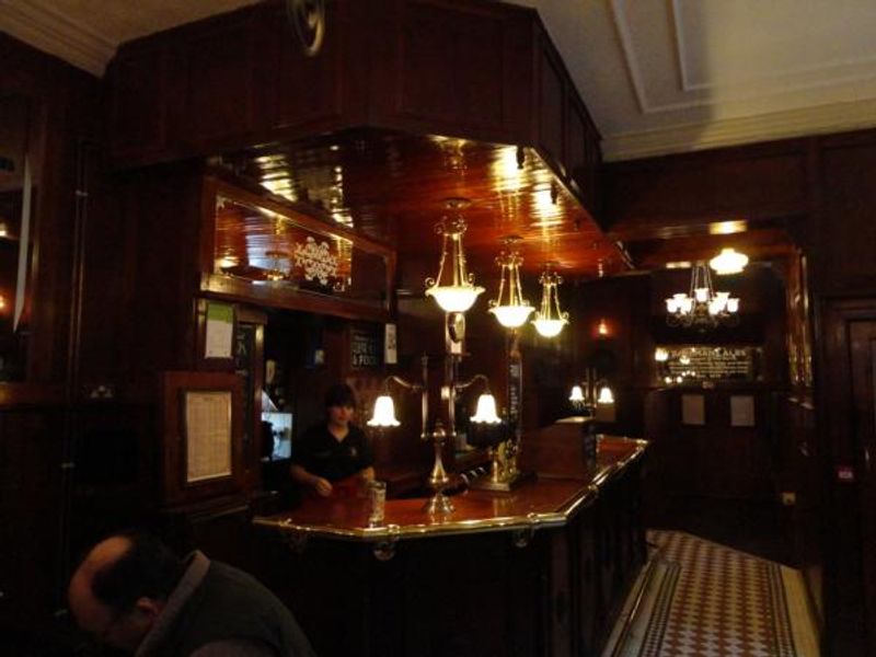 Indian Queen Interior. (Pub, Bar). Published on 29-01-2013