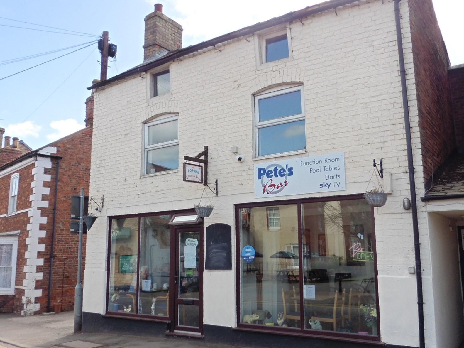 Pete's Bar, Heckington. (Pub, External). Published on 11-04-2025