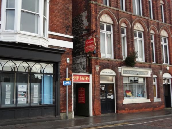 Ship Tavern Passageway Entrance. (Pub, External). Published on 20-12-2012