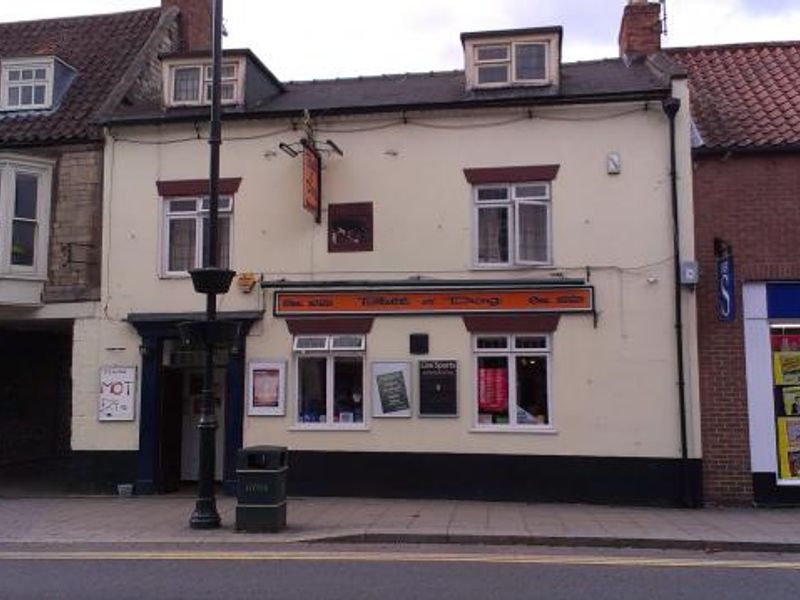 Bull & Dog, Sleaford. (Pub, External, Key). Published on 10-10-2013