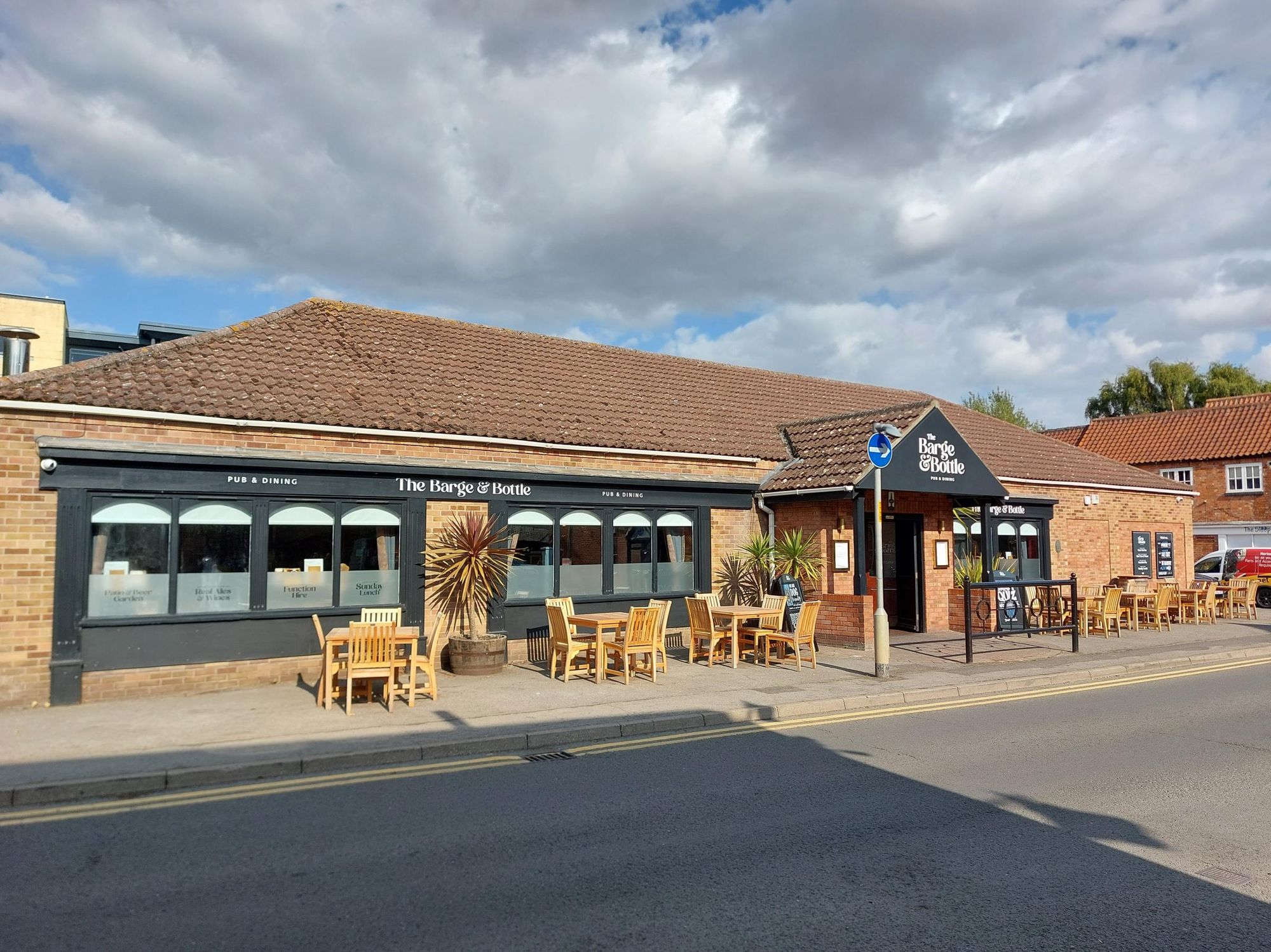 Barge & Bottle, Sleaford. (Pub, External, Key). Published on 08-10-2026