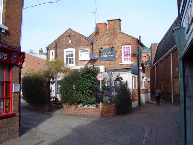 Hole in the Wall, Spalding. (Pub, External). Published on 20-02-2012