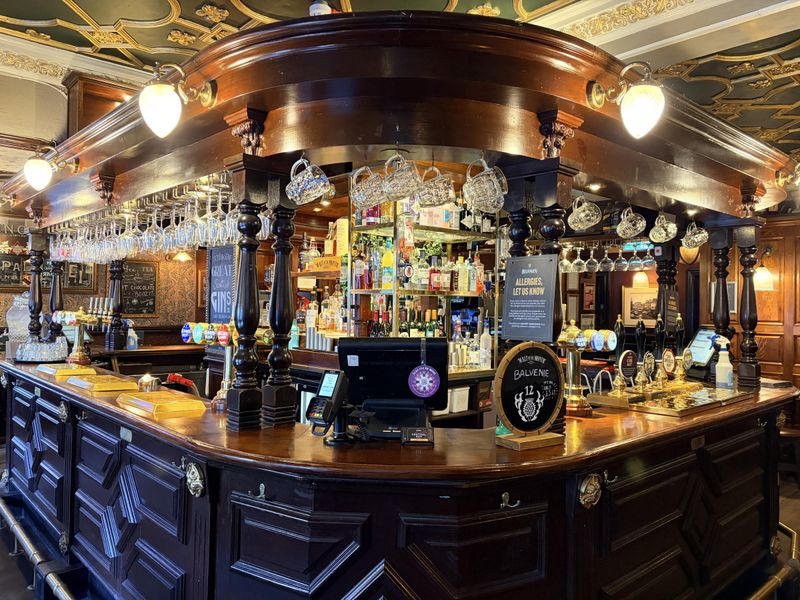 (Pub, Bar). Published on 04-01-2026