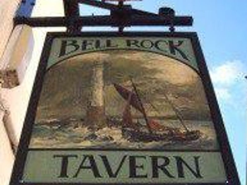 (Pub, Sign). Published on 18-06-2015