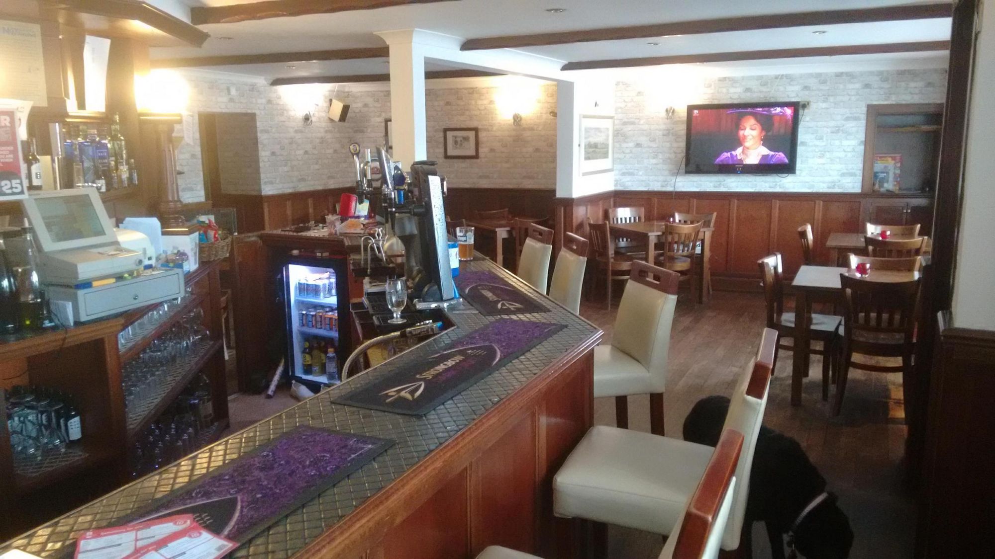 bar area seating. (Pub). Published on 17-10-2019