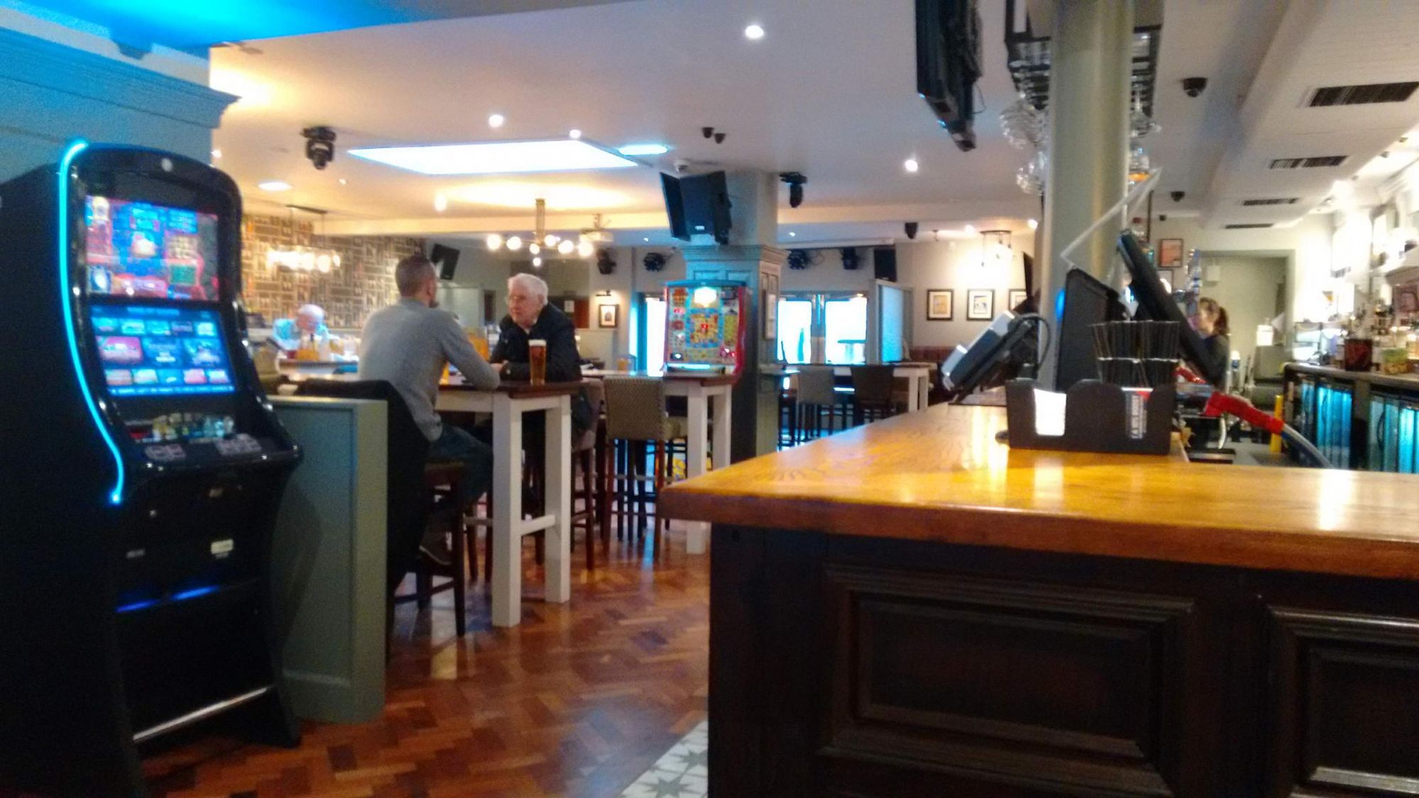 bar area. (Bar). Published on 07-01-2020