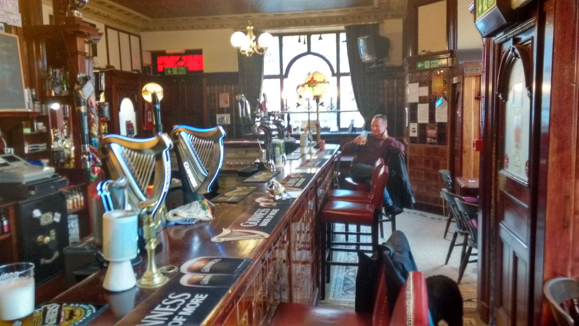 (Pub, Bar, Customers). Published on 16-10-2019