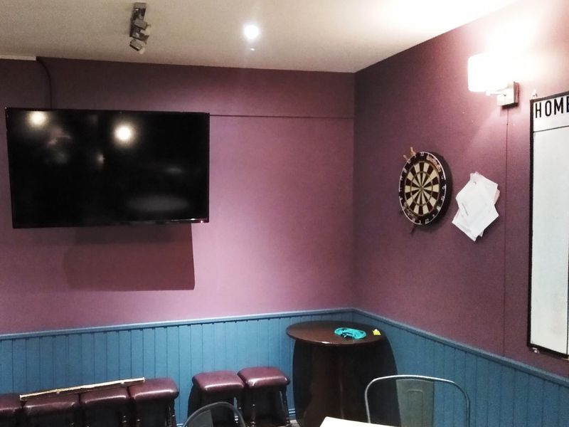 Sports TV & dart board. Published on 21-10-2021