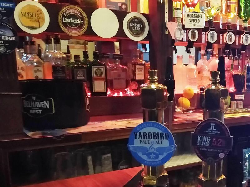 serving the good stuff. (Pub, Bar). Published on 21-04-2022 