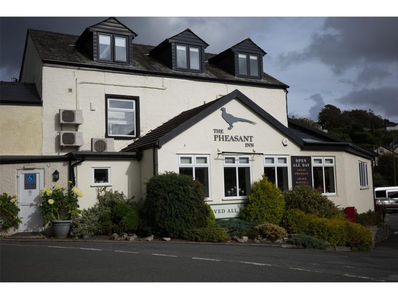 Side exterior - wheelchair access to left (13/09/2025 JS-G). (Pub, External). Published on 16-09-2025 