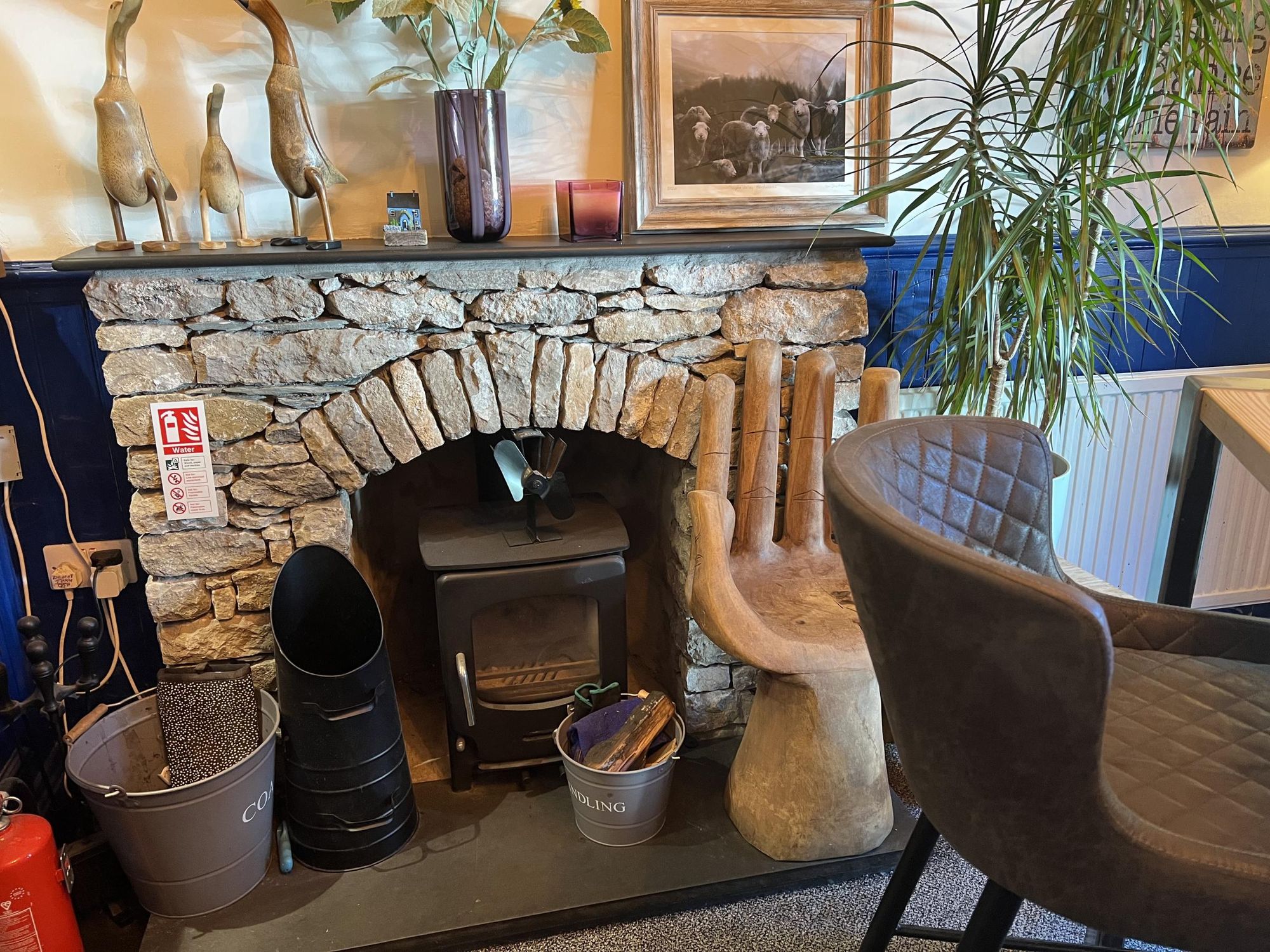The bar fireplace. (Pub, Bar). Published on 15-08-2025