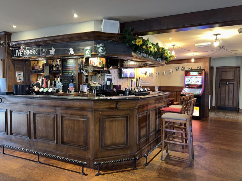 The bar (9/04/2026 Ann Summers-Glass). (Pub, Bar). Published on 11-04-2026 