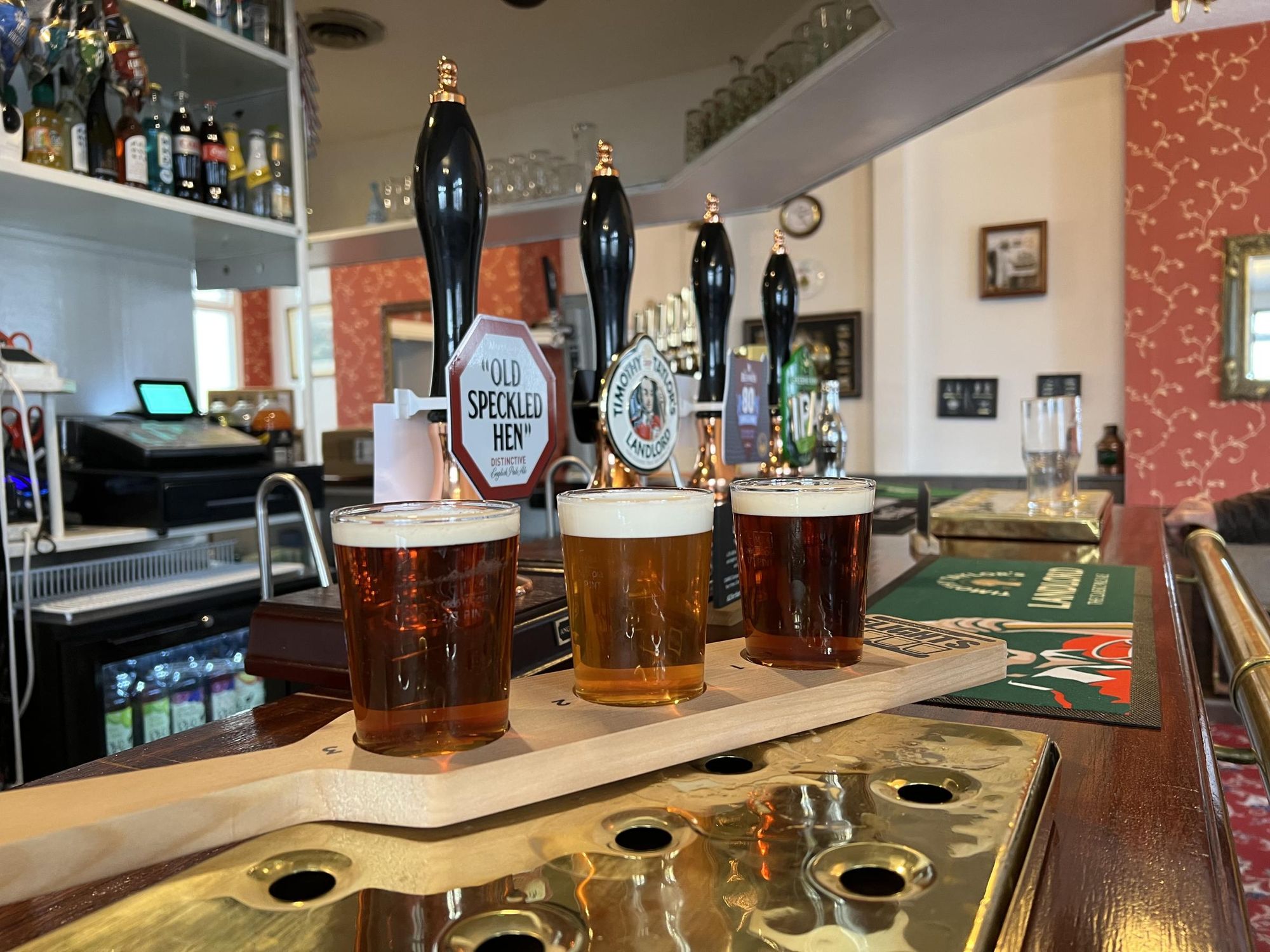 Beer flight on the bar (26/09/2025 Ann S-G). (Pub, Bar). Published on 28-09-2025