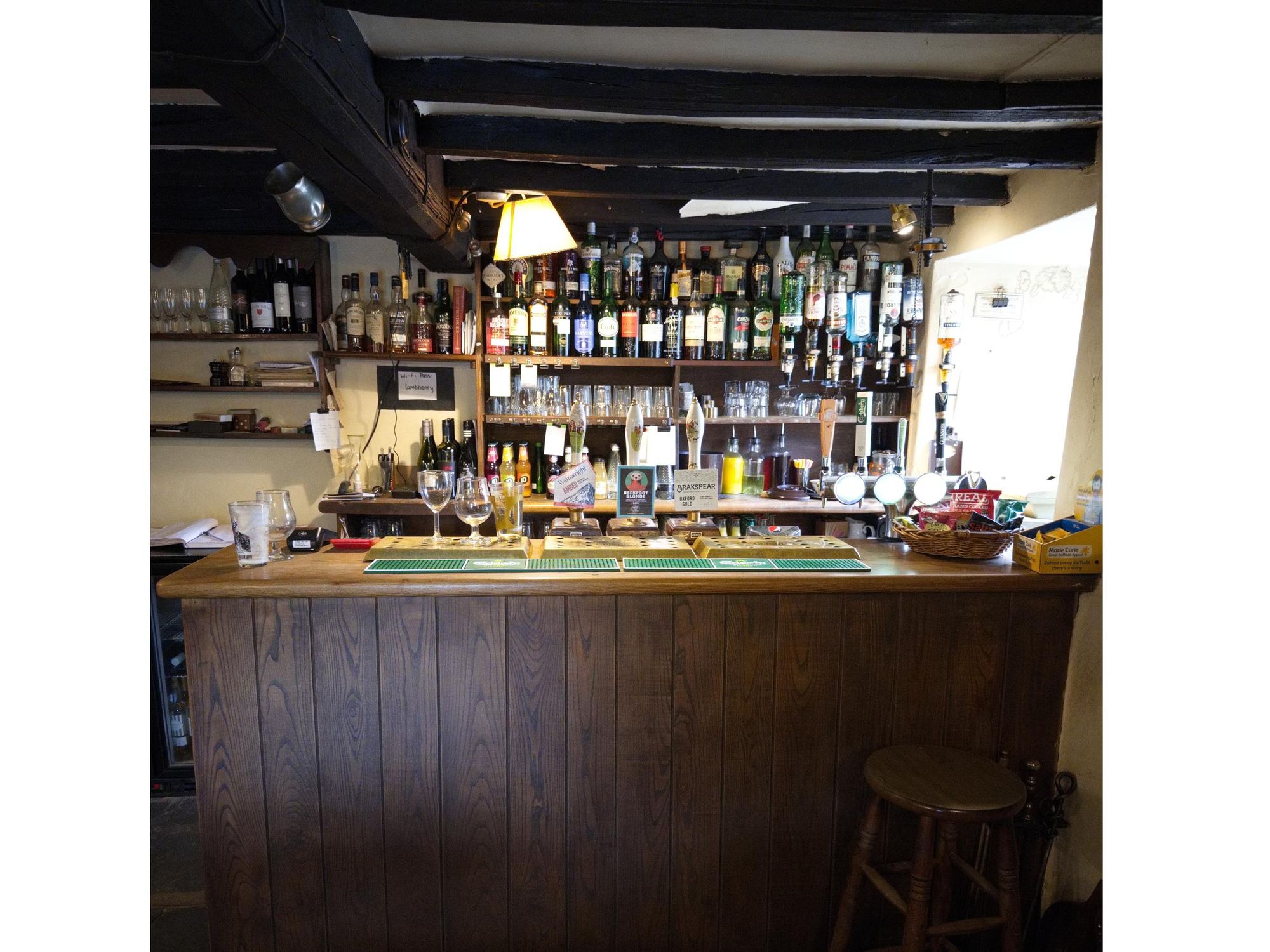 The bar (31/03/2026 Jack Summers-Glass). (Pub, Bar). Published on 02-04-2026