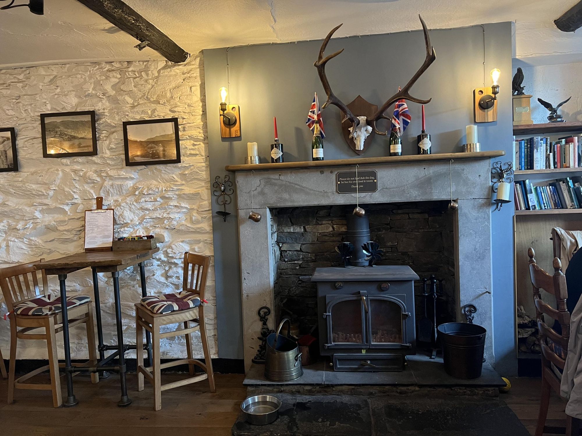 The fireplace (26/10/2024 Ann S-G). (Pub, Bar). Published on 07-10-2025