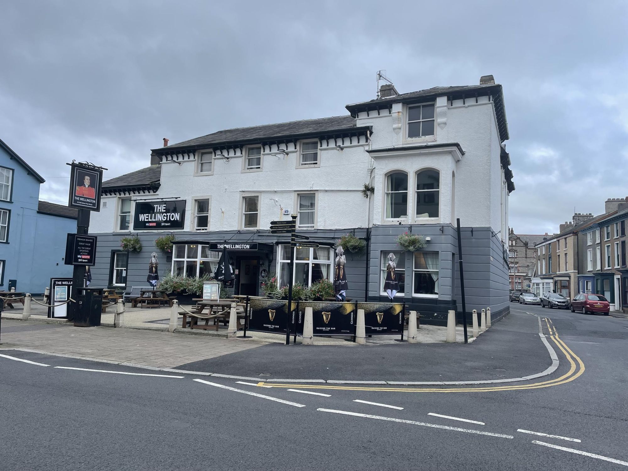 The exterior (12/10/2021 Ann Summers-Glass). (Pub, External, Key). Published on 04-04-2026