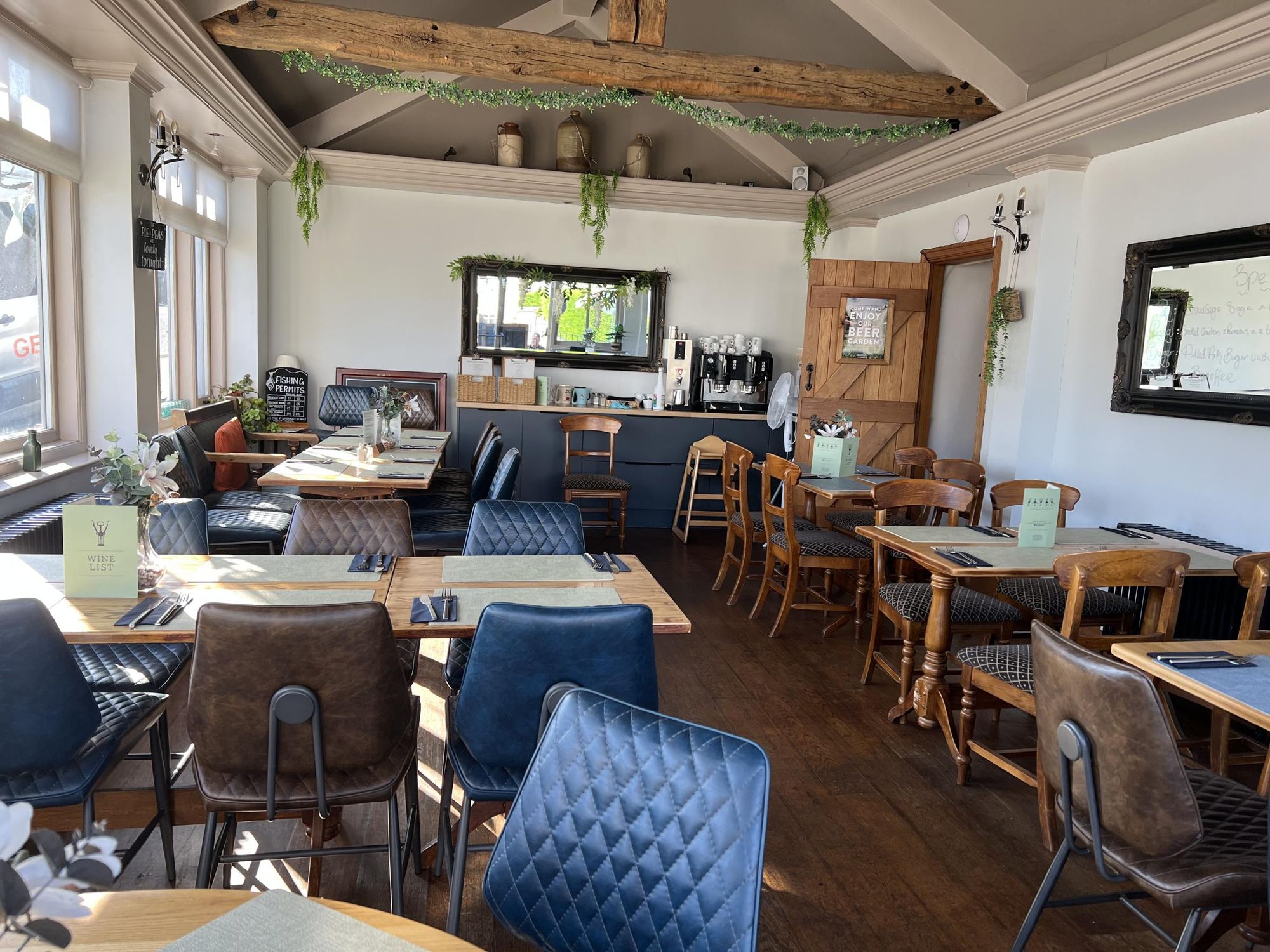 Te conservatory (14/08/2025 Ann S-G). (Pub, Restaurant). Published on 15-08-2025
