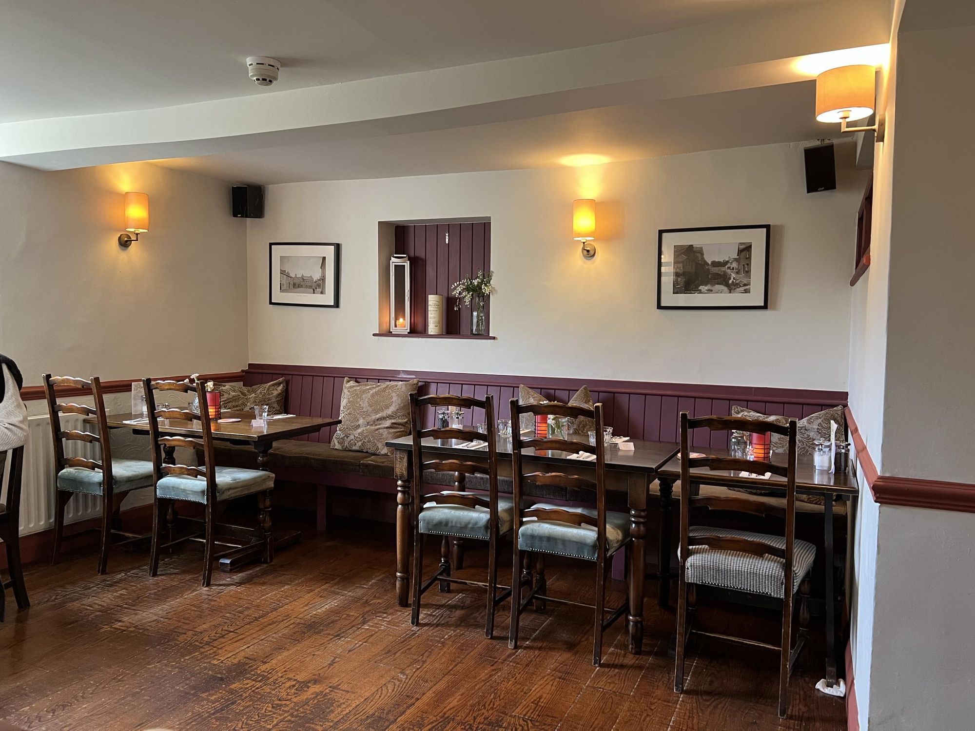 Seating in the bar (13/09/2025 Ann S-G). (Pub, Bar, Restaurant). Published on 15-09-2025