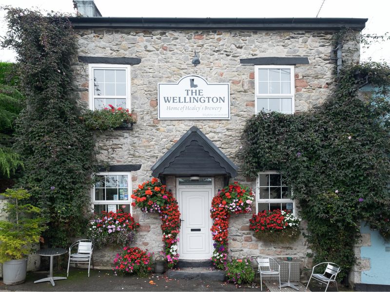 The exterior (02/07/2017 Jack S-G). (Pub, External, Sign, Key). Published on 16-08-2025