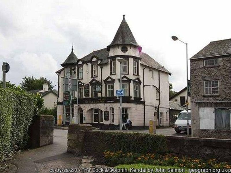 cc-by-sa/2.0 - © John Salmon - geograph.org.uk/p/929425. (Pub, External, Key). Published on 27-09-2023