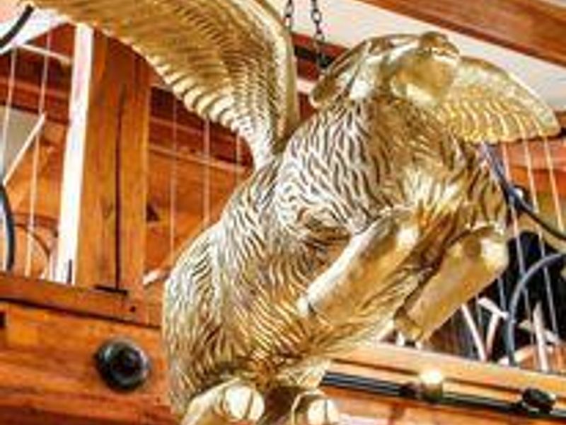 Flying Fleece sculpture. (Pub, Sign). Published on 01-01-1970